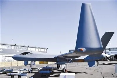  “成都造”大型四发无人机成功首飞